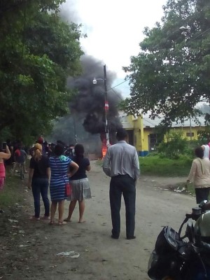 Un policía resulta herido en El Progreso durante desalojo